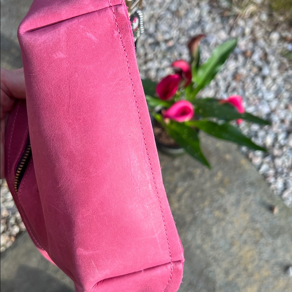 Lovely Pink Leather Crossbody Bag - Picture 7 of 9